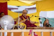 Его Святейшество Далай-лама дарует наставления верующим в парке Хуссейна. Каргил, Ладак, штат Джамму и Кашмир, Индия. 25 июля 2018 г. Фото: Тензин Чойджор.