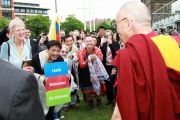 Далай-ламу тепло встречают в Лидсе, Великобритания. 15 июня 2012 г. Фото: Джереми Рассел (Офис ЕСДЛ)