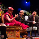 Его Святейшество Далай-лама принял участие в дискуссии по паллиативному уходу и рассказал об этике для всего мира
