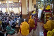 Первый день учений Его Святейшества Далай-ламы для буддистов из Тайваня. Дхарамсала, Индия. 1 октября 2012 г. Фото: Тензин Чойджор (Офис ЕСЛД)