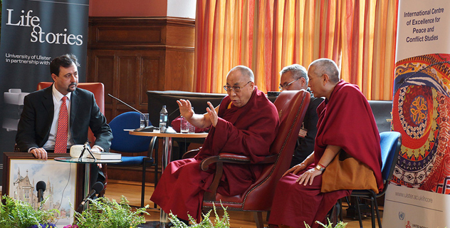 В Дерри Далай-лама говорил о мире, воспитании сердца и сострадании 