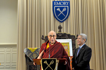 Его Святейшество Далай-лама провел семинар по вопросам светской этики в университете Эмори