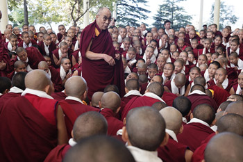 Его Святейшество Далай-лама обратился к монахиням по случаю завершения зимних межмонастырских диспутов