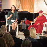 В Лос-Анджелесе Далай-лама дал несколько интервью, в том числе Ларри Кингу