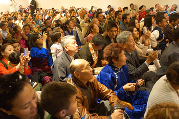 Далай-лама встретился с тибетцами, живущими в Калифорнии