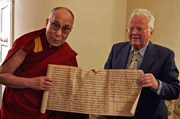 В Осло Далай-лама даровал учения по буддизму и прочитал лекцию «Наша ответственность за завтрашний день»