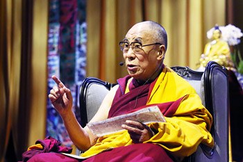 В Роттердаме Далай-лама даровал буддийские учения и прочел публичную лекцию о светской этике
