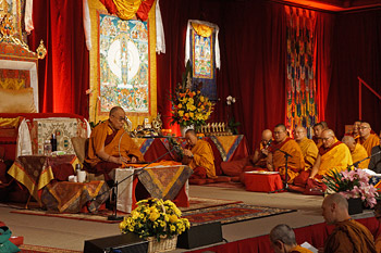 Заключительный день учений Далай-ламы в Леуре