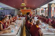 Его Святейшество Далай-лама выступает на 12-й конференции представителей четырех школ тибетского буддизма и традиции бон. Дхарамсала, Индия. 20 июня 2015 г. Фото: Тензин Чойджор (офис ЕСДЛ)