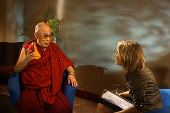 Далай-лама принял участие в торжественном открытии буддийского центра в Олдершоте