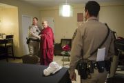 Его Святейшество Далай-лама фотографируется со своими охранниками в заключительный день визита в Анахайм. Штат Калифорния, США. 7 июля 2015 г. Фото: Тензин Чойджор (офис ЕСДЛ)