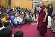 Его Святейшество Далай-лама на встрече с тибетцами, живущими в Ченнаи. Ченнаи, штат Тамиланд, Индий. 10 ноября 2015 г. Фото: Тензин Чойджон (офис ЕСДЛ)