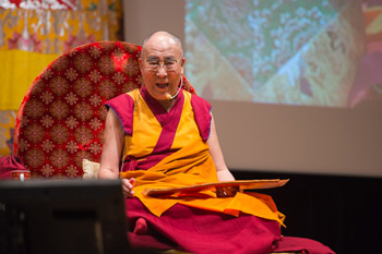 В Осаке Далай-лама продолжил даровать учения по поэме Шантидевы «Путь бодхисаттвы»