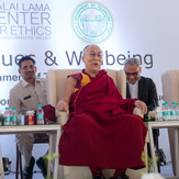 В Хайдарабаде Далай-лама принял участие в церемонии закладки первого камня южно-азиатского отделения «Центра за этику»