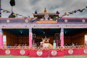 Вид на сцену в Парке Будды, где были организованы учения Его Святейшества Далай-ламы. Бомдила, штат Аруначал-Прадеш, Индия. 5 апреля 2017 г. Фото: Тензин Чойджор (офис ЕСДЛ)