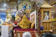 Его Святейшество Далай-лама выполняет подготовительные ритуалы для посвящения Авалокитешвары. Дхарамсала, Индия. 27 мая 2017 г. Фото: Тензин Чойджор (офис ЕСДЛ)
