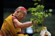 Его Святейшество Далай-лама проводит подготовительные ритуалы для посвящения Тысячерукого Авалокитешвары во время заключительного дня учений для стран Балтии и России. Рига, Латвия. 18 июня 2018 г. Фото: Тензин Чойджор.